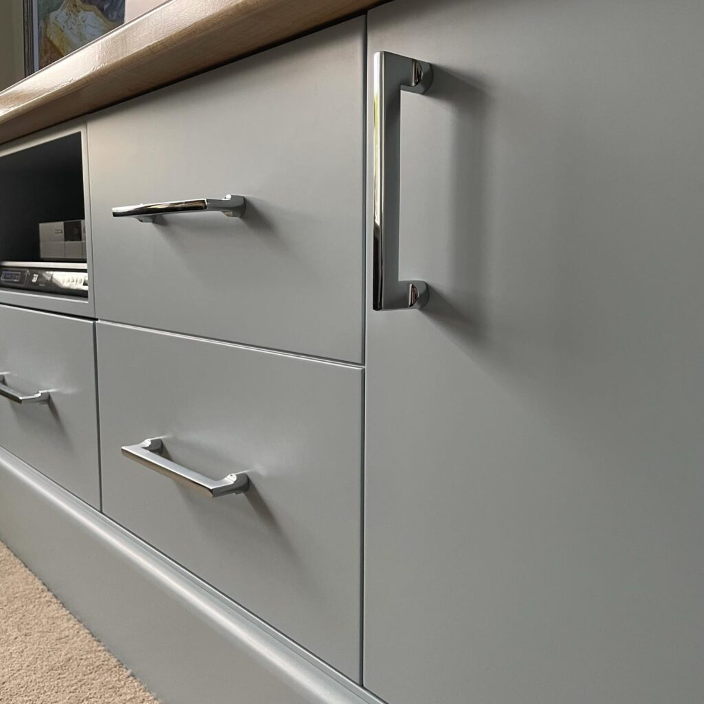 Spray Kitchen Cabinets in {Location}